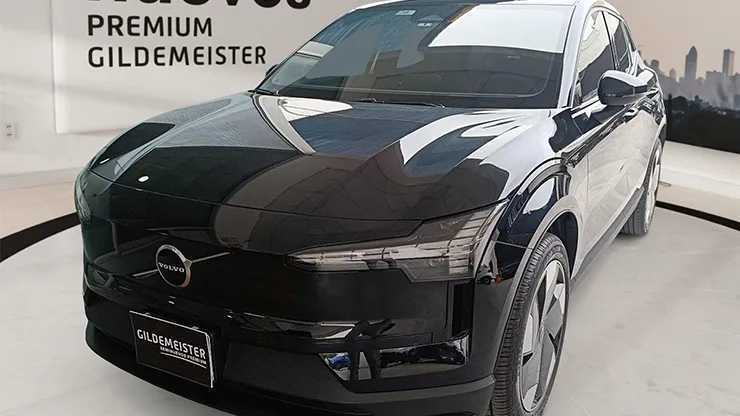 VOLVO EX30